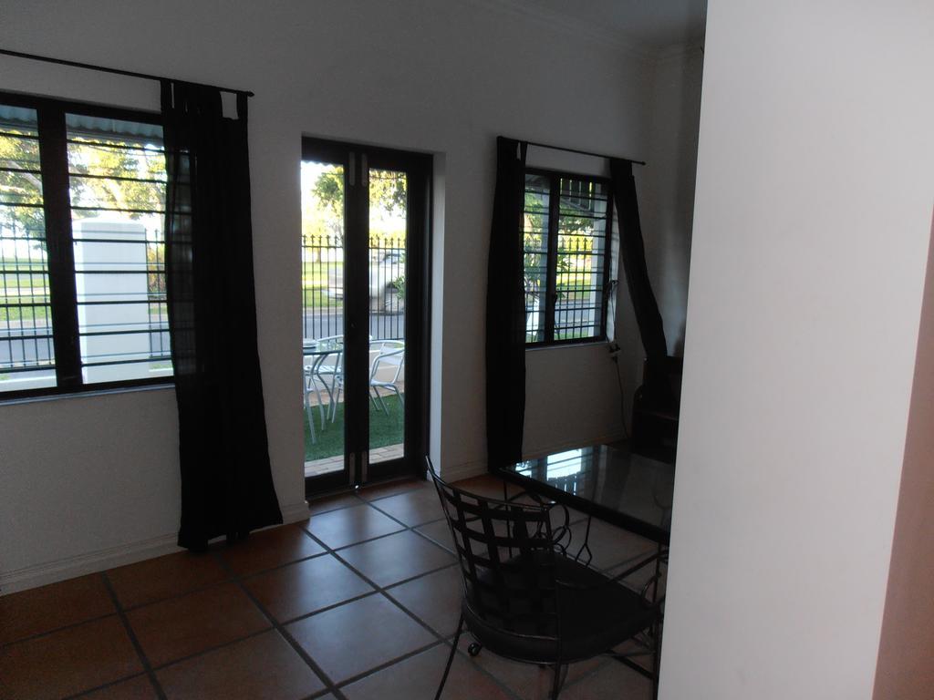Floriana Villas Cairns Phòng bức ảnh